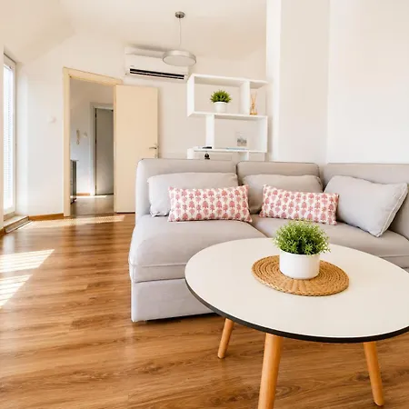 1br Ap With Location & Big Balcony * Várna